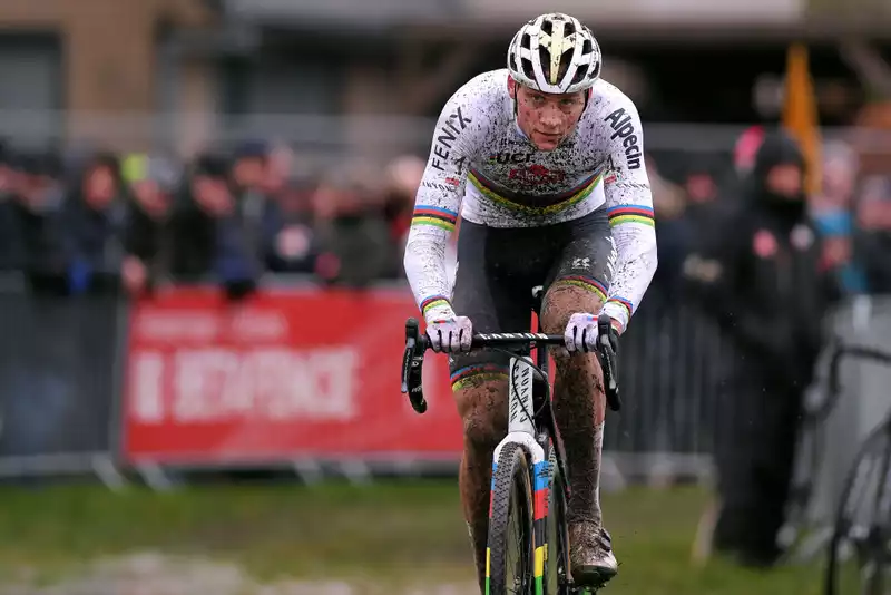 Mathieu van der Pol misses World Cyclocross Championships with back injury