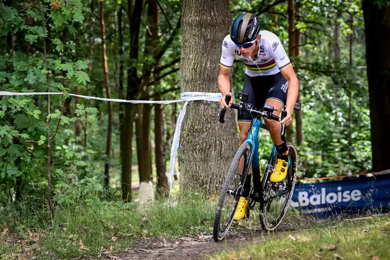 Nys Beats Van der Pol to Win Cyclocross "Triathlon"