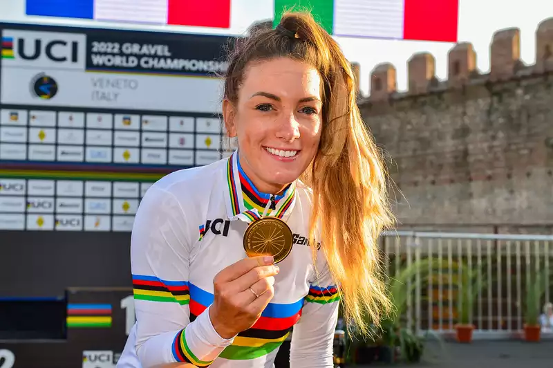 Ineos Grenadiers announces the signing of Pauline Ferrand-Prevot.