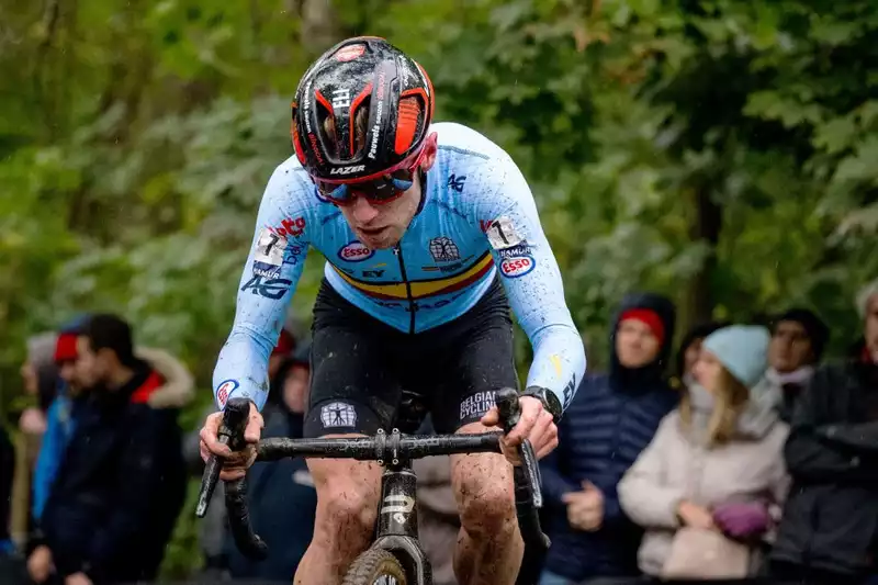 Eli Yzerbito Abandons European Cyclocross Championships Due to Leg Pain