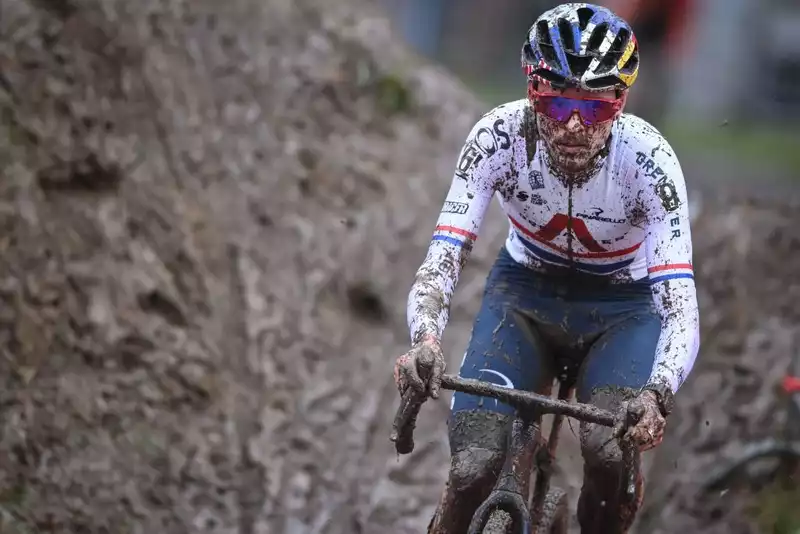 Pidcock Cyclo-cross World Championships, will the absence of Van Aal and Van der Pol be a good thing or a bad thing?