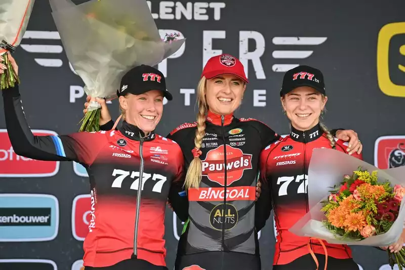 Betsema and Worst miss World Cyclocross Championships due to fever and COVID-19