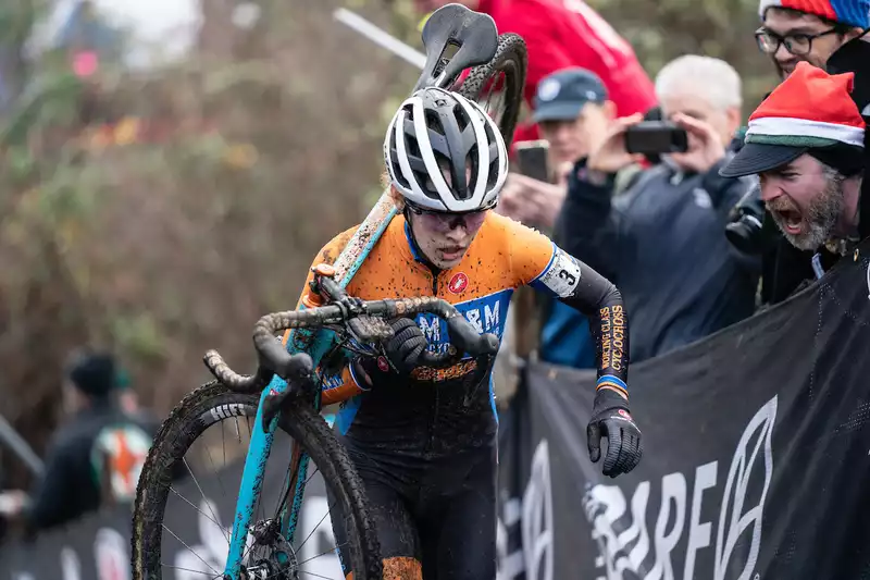 Honsinger Takes it Easy to Win First U.S. Elite Cyclocross Title