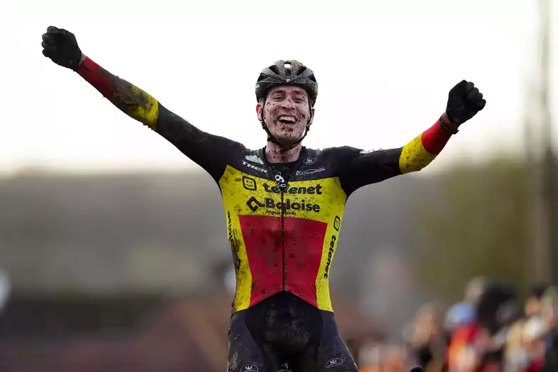 Cyclocross Round-Up: Aerts Takes the Lead, Yzerbito Defends DVV Lead