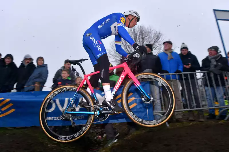 Vos, Stybar, Aerts, Alvarado to compete in cyclocross this weekend