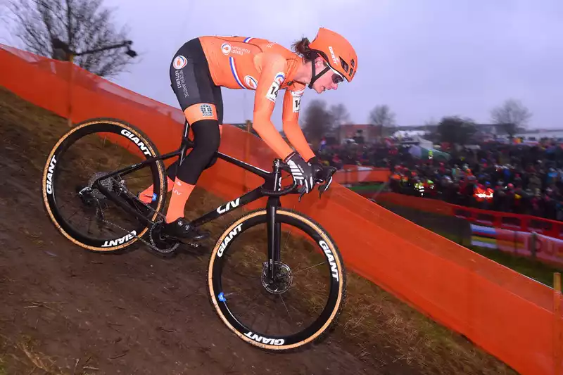 Marianne Bos launches her cyclocross campaign in Essen, Belgium, on December 7.