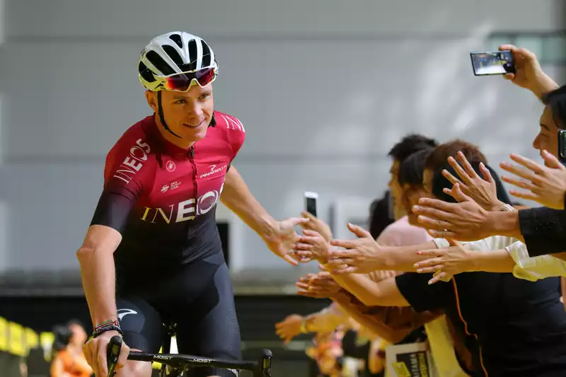 Chris Froome undergoes hip and elbow metal removal surgery