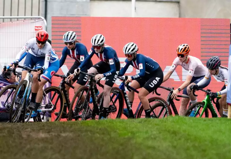 Honsinger, White and Brunner win elite medals at the World Cyclocross Championships.