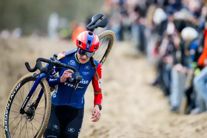 Lucinda Brand to continue racing after winning U.S. Championship with a broken nose.